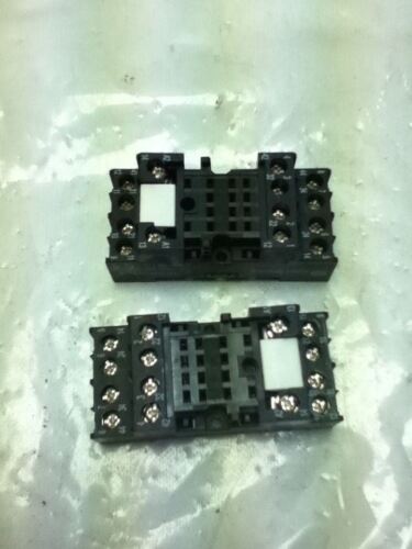 2 Allen-Bradley 700-HN103 Series B Blade Socket Bases