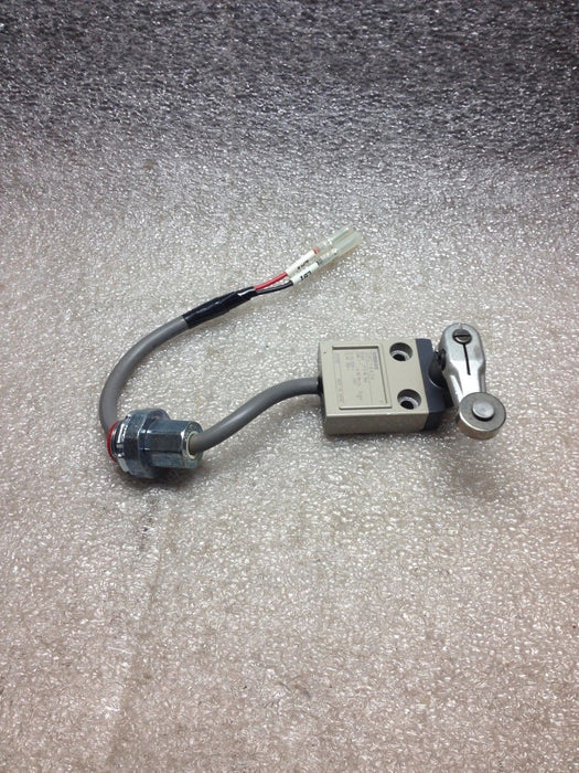 Omron D4C-4424 Limit Switch