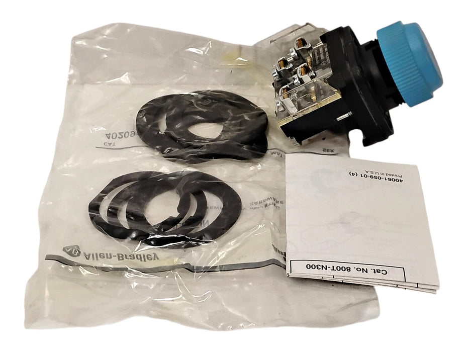 Allen-Bradley 800M-R7-A Series G 600VAC/250VDC 10 A Blue Momentary Pushbutton
