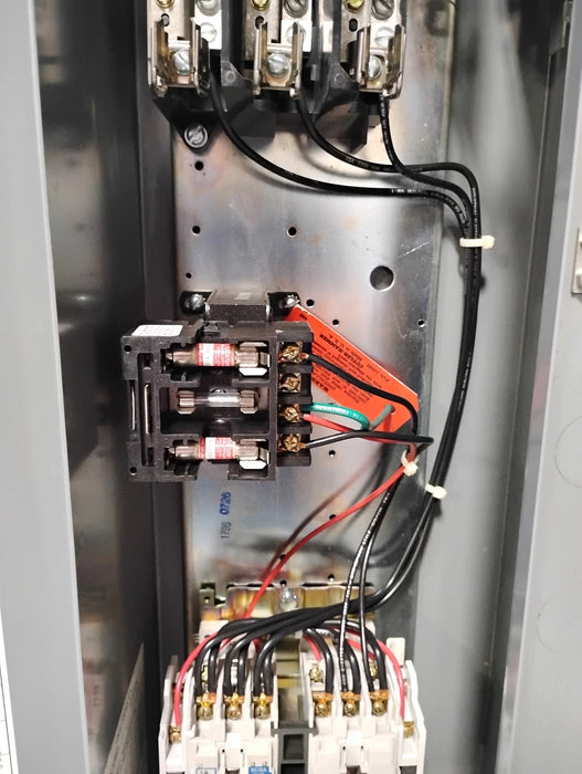 Cutler-Hammer AN56BN0 110/120V 18A NEMA 0 Fusible Reversing Combination Starter