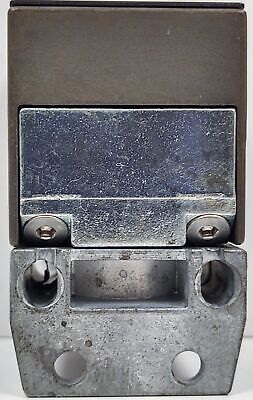 Turck BI20-CA40-ADZ30X2-B3131/S34 Weld Field Immune Proximity Sensor