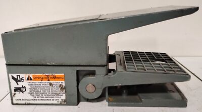Ametek 1025B1SPGX Heavy Duty NEMA 4 Foot Switch w/ Treadle Guard