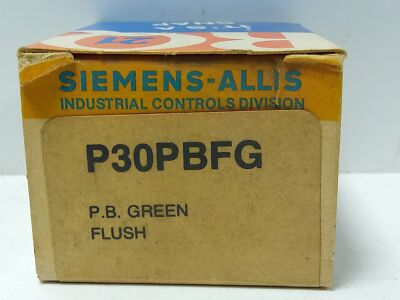 Siemens-Allis P30PBFG Green Flush Operator for 40 mm Pushbutton Switch