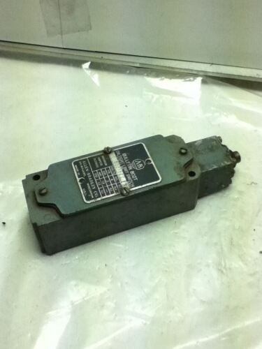 Allen-Bradley 802T-BT SERIES 1 LIMIT SWITCH- NO BOX