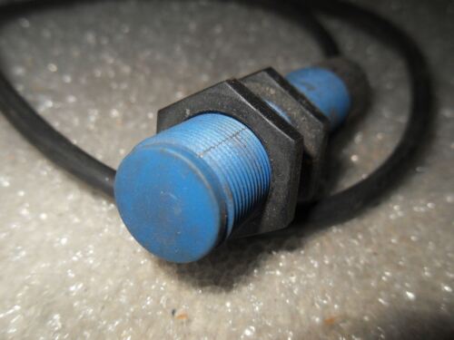 1 Allen-Bradley 871C-D5S18 PROXIMITY SWITCH