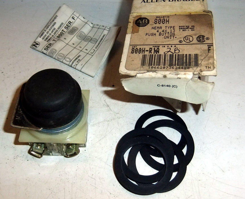 Allen-Bradley 800H-R2B Booted Push Button