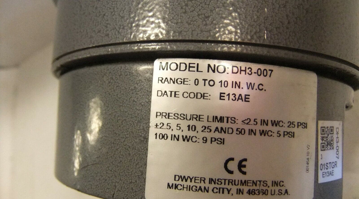 Dwyer Digihelic Differential Pressure Control DH3-007