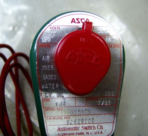 ASCO Solenoid Valve 8262B208 1/4" 100 Psi 240/60 or 220/60