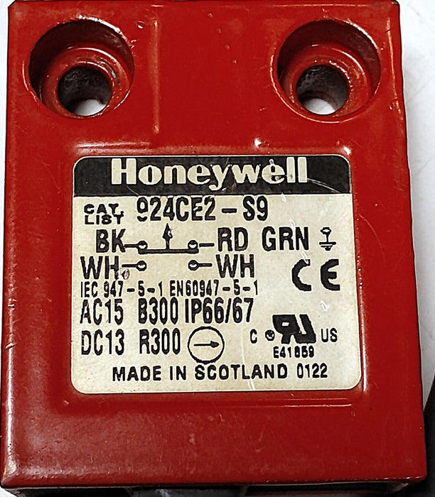 Honeywell 924CE2-S9 250 V AC Roller Plunger Limit Switch
