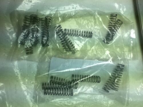 LOT OF 17 LEE SPRING COMPANY SPRINGS