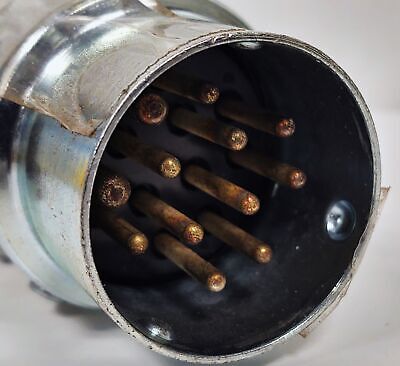 Russellstoll SKP12G 11 Pole 12 Wire 20 A 600 V Pin and Sleeve Locking Plug