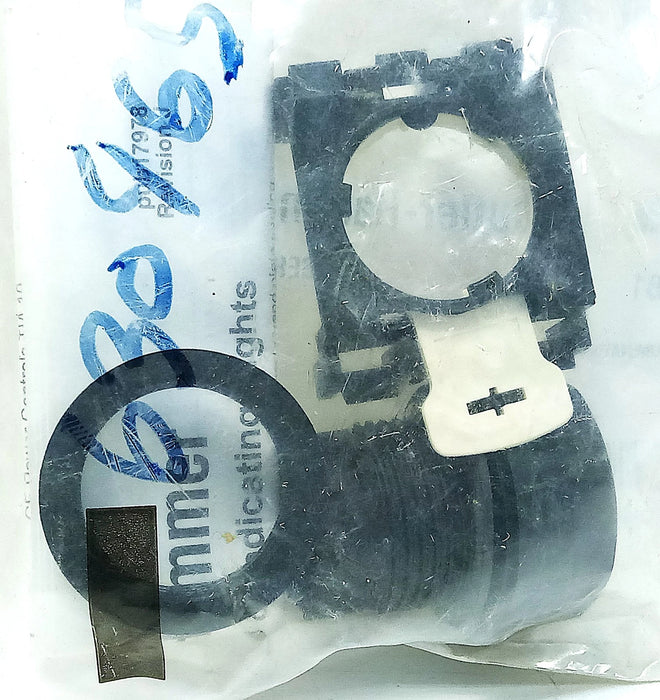 Eaton E22PB1 Black 25 mm Flush Momentary Pushbutton