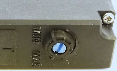 KEYENCE PZ-G51BT Photoelectric Proximity Sensor with Adjustable Sensing Range