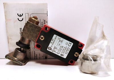 Allen-Bradley 802F-E68M2 300 V AC 10 A Interlock Safety Switch W/ Key