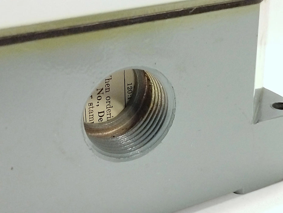 Cutler-Hammer 10316H155-1 NEMA 4 Left Hand Rotating Shaft Limit Switch