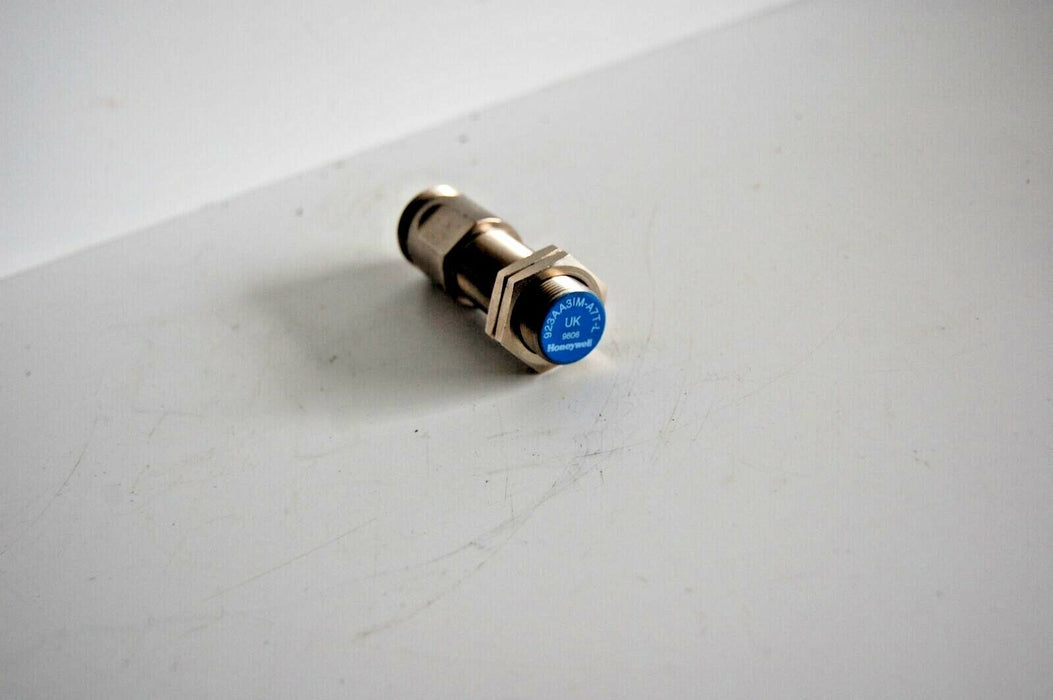 Honeywell 923AA3IM-A7T-L Proximity Switch