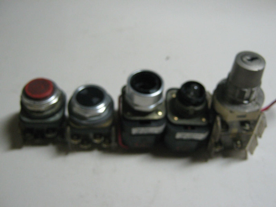5 Allen-Bradley Pushbuttons Miscellaneous Lot 800T-PT16 & more