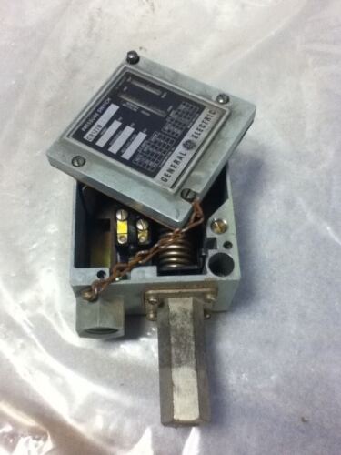 GE CR127B1003 PRESSURE SWITCH