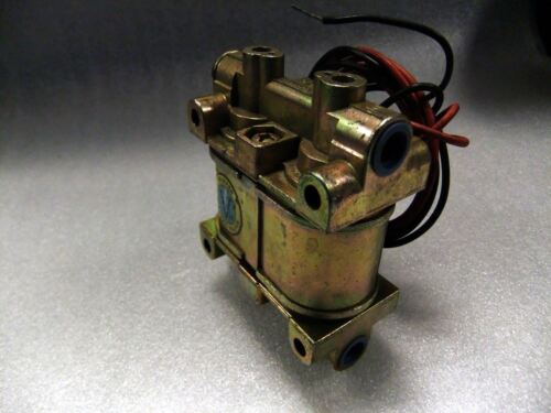 Skinner Valve V933DB2100 4 Way