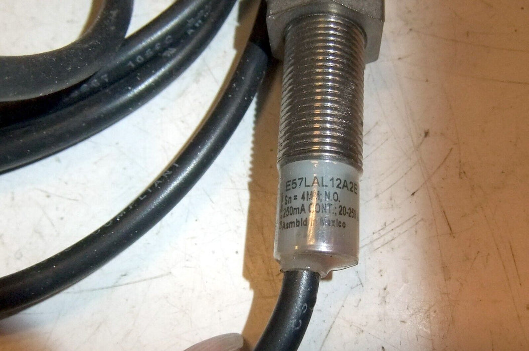 Eaton Cutler-Hammer E57LAL12A2E Inductive Proximity Switch