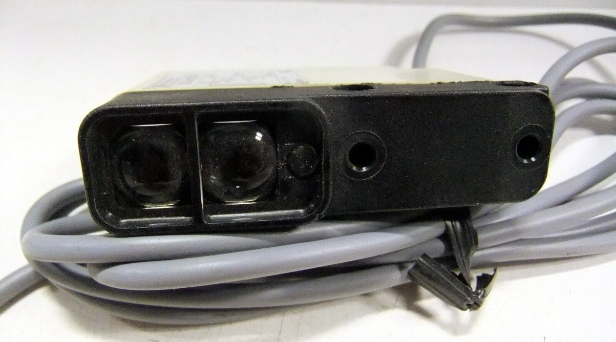 Telemecanique XUG-H04313 Photoelectric Proximity Sensor
