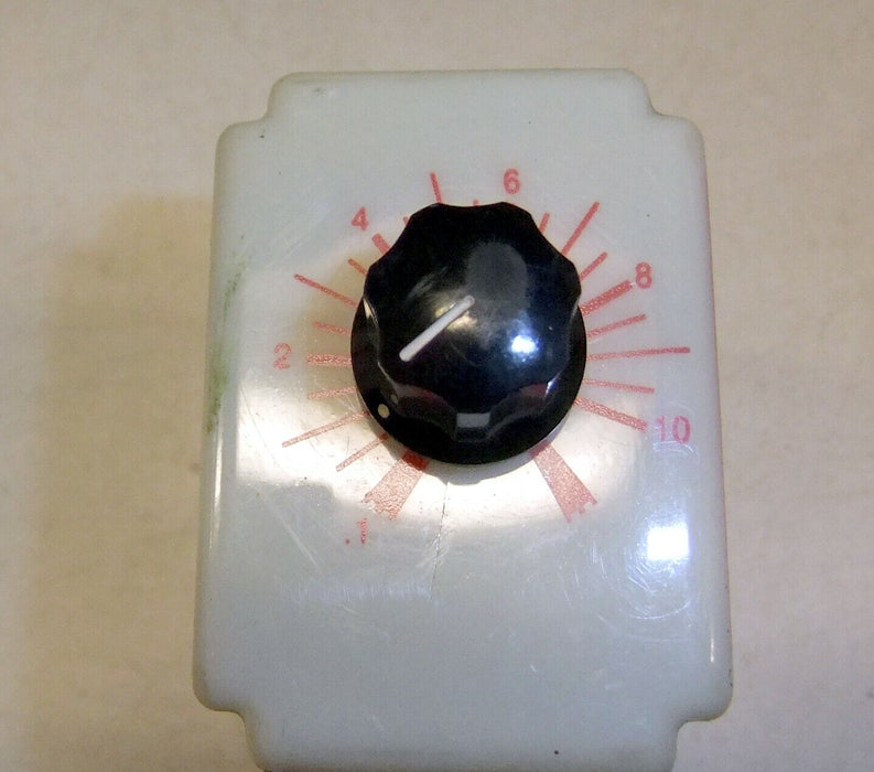 Dayton 6X603F Solid State 120 V AC 10 A 0.1-10 Sec Adjustable Time Delay Relay