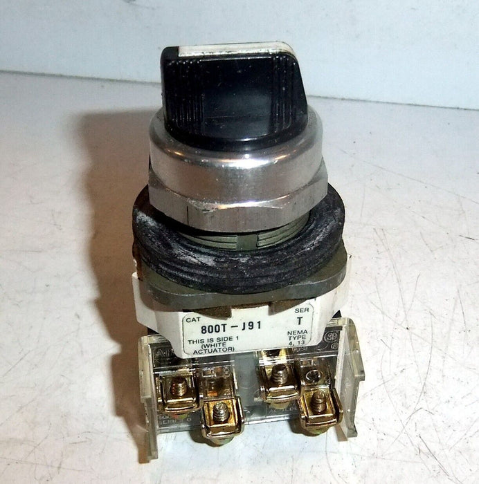 Allen-Bradley 800T-H91 Selector Switch Momentary