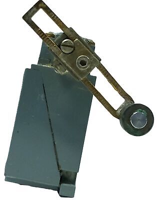 Allen-Bradley 802T-ALP 600 V AC 10 A Rotary Gear Limit Switch w/ Roller Lever.