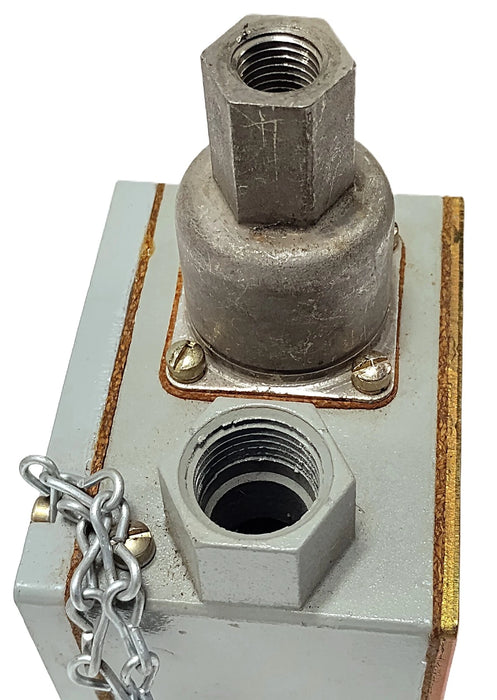 GE CR127B1 120-600 V 1-115 psi Pressure Switch in NEMA 13 Enclosure