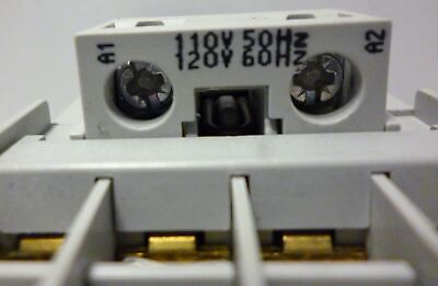 Allen-Bradley 100-C09D10 9 A Contactor with 110/120 V Coil