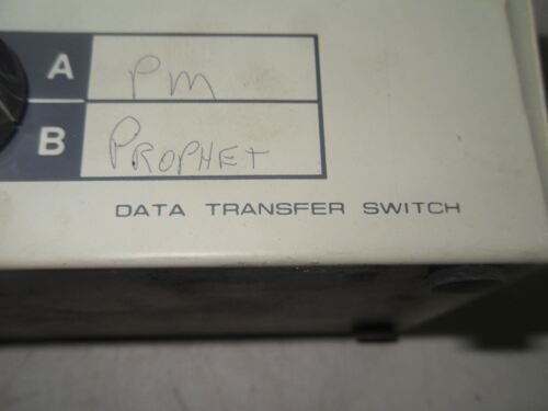 1 MANUAL DATA TRANSFER SWITCH BOX