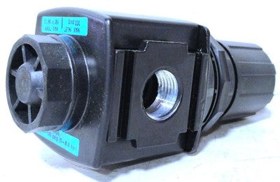 Wilkerson R18-04-F000 1/2 in NPT 0-125 PSIG Pneumatic Regulator