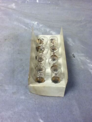 Telemecanique DL1-BL120 120 V 7 W Incandescent Bulbs - Lot of 8