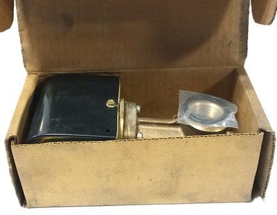 McDonnell FS4-3T3-1 115-230 V 160 psi 1 in NPT Flow Switch