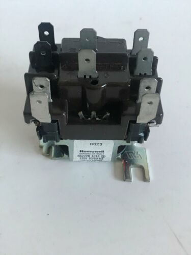 Honeywell R4222 D 1013 Switching Relay