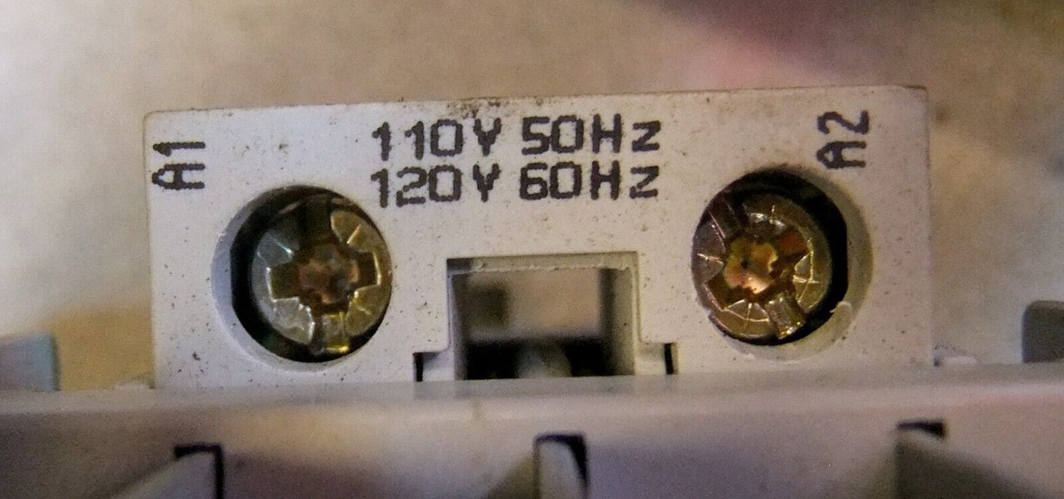 Allen-Bradley Relay 700-CF220P 110/120V 2NO 2NC