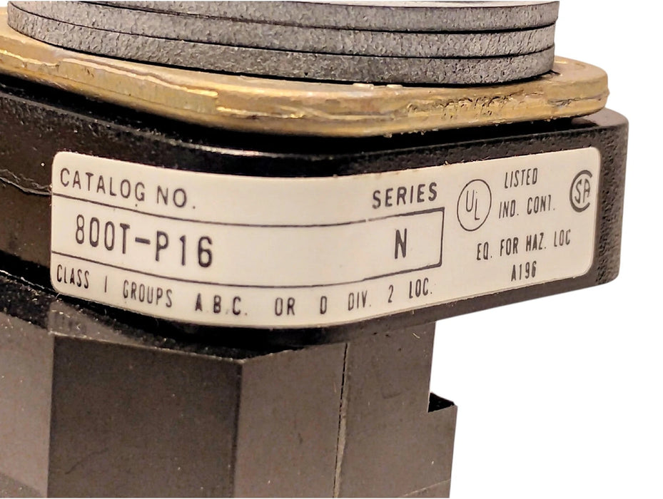 Allen-Bradley 800T-P16R Ser N 120 VAC Transformer Style Pilot Light w/ Red Lens