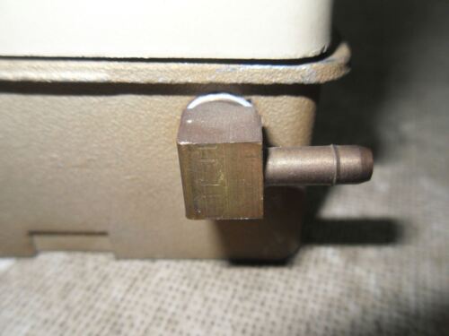 Johnson Controls P-8000 Two Position Pressure Controller