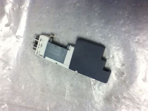 SMC SQ1130-5B-C6 Valve