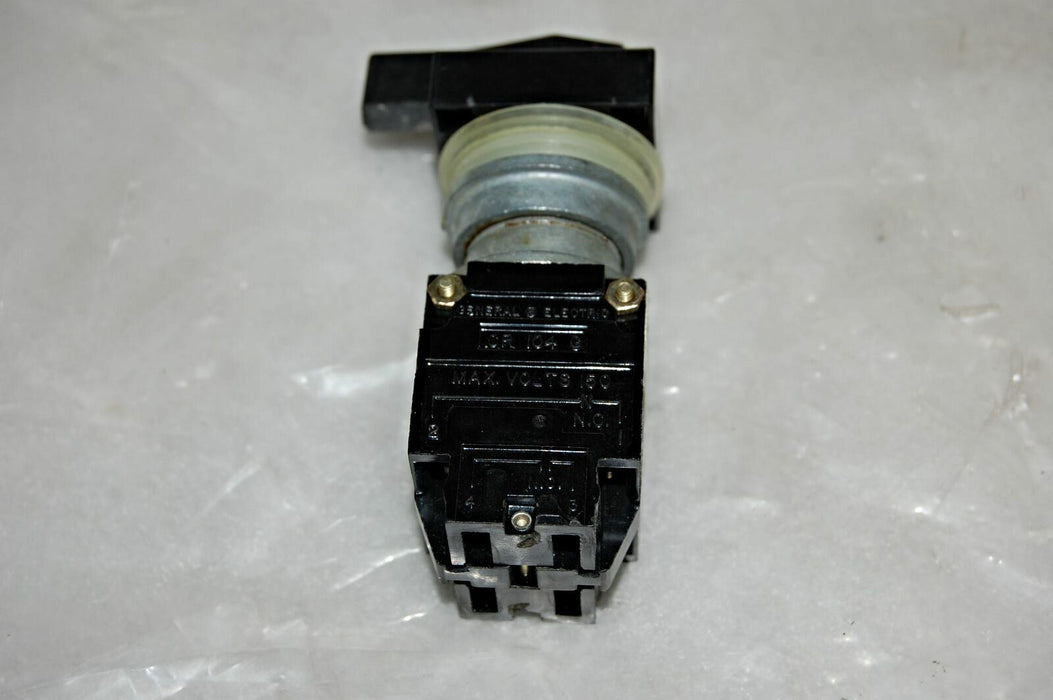 GE CR104MB22242 Oiltight Selector Switch