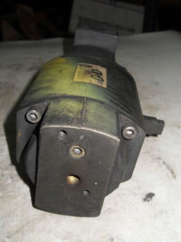 1 WORCESTER CONTROLS HHU 32003 DOUBLE ACTING PNEUMATIC ACTUATOR