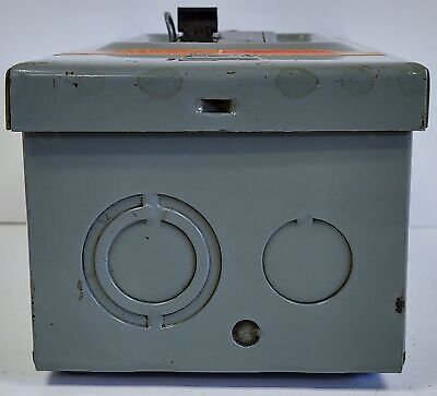 Square D QO2L30S Series G1 120/240 VAC Enclosure w/ MG-9402 10 A Circuit Breaker