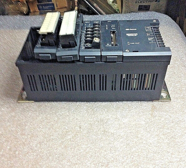 GE Fanuc IC610CHS110A Rack Power Supply with 4 Modules