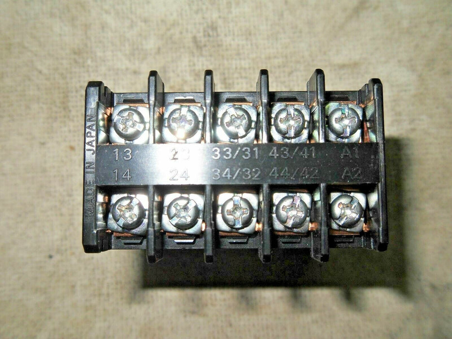 Omron G7J-A4-B-W1 24Vdc Power Relay