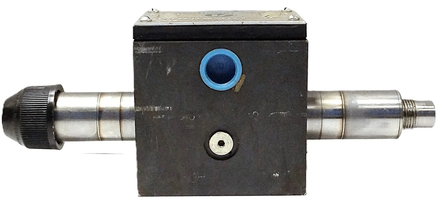 Vickers 02119796DG4S4L018GB-60 Hydraulic Directional Pilot Valve