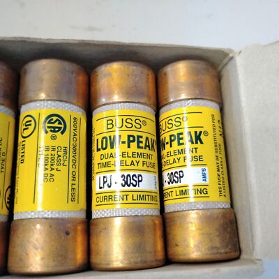 Bussmann LPJ-30SP 600VAC/300VDC 30 A Class J Current-Limiting Time-Delay Fuses