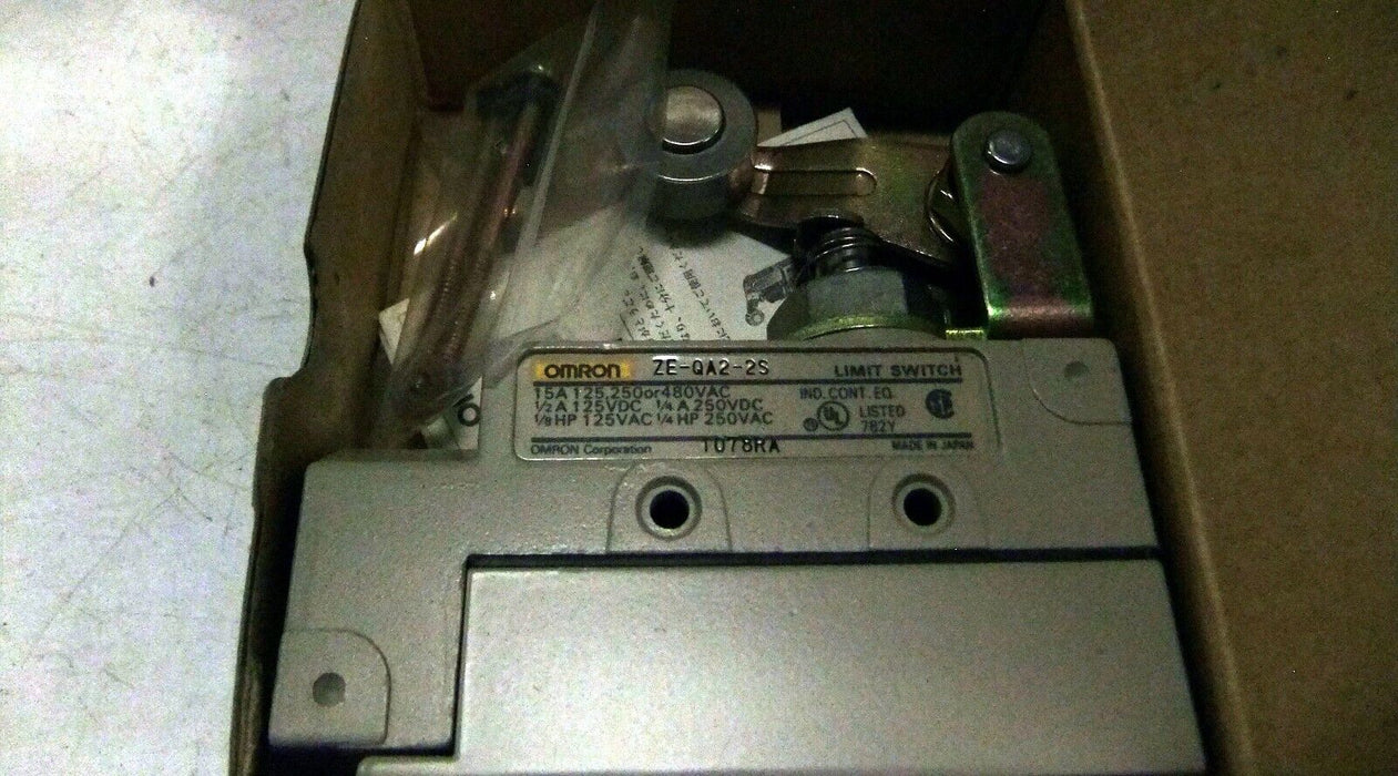 Omron ZE-QA2-2S Limit Switch