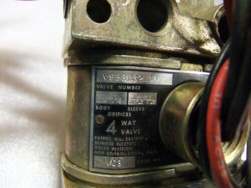 Skinner Valve V933DB2100 4 Way