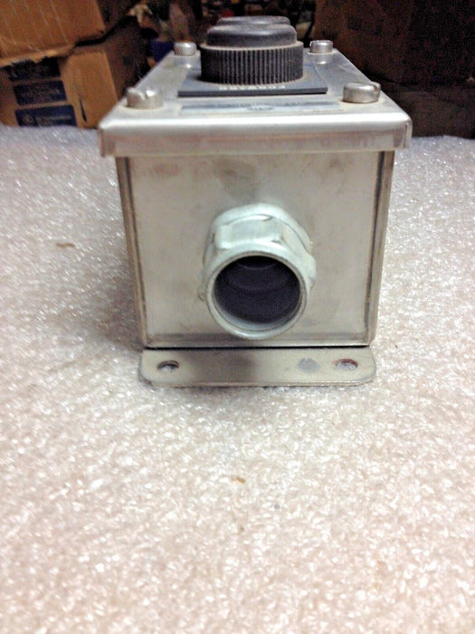 Allen-Bradley 800R-2HB4A Push Button Station
