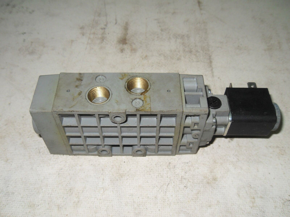 1 Bosch 0 820 018 125 SOLENOID OPERATED VALVE